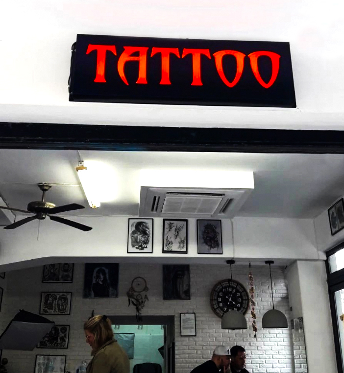 Tattoo lighting plate